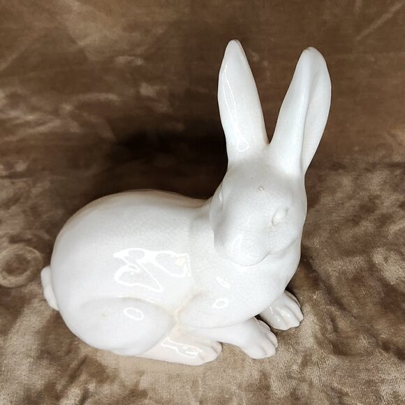 Adorable White Ceramic Bunny - Picture 1 of 7